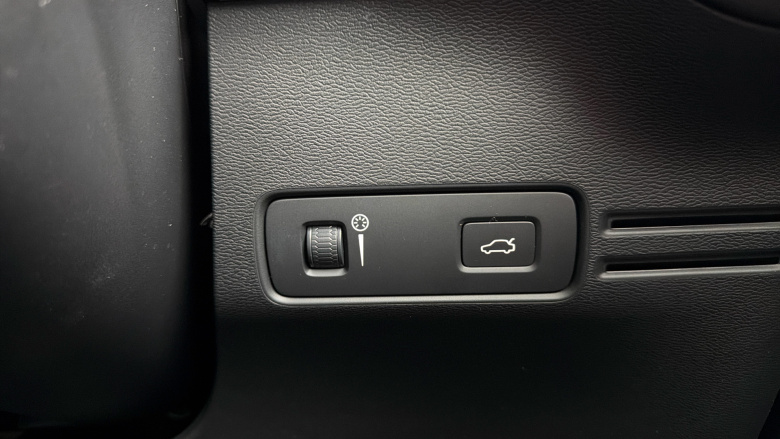 Volvo Xc40 2.0 D4 [190] R DESIGN Pro 5dr AWD Geartronic Diesel Estate